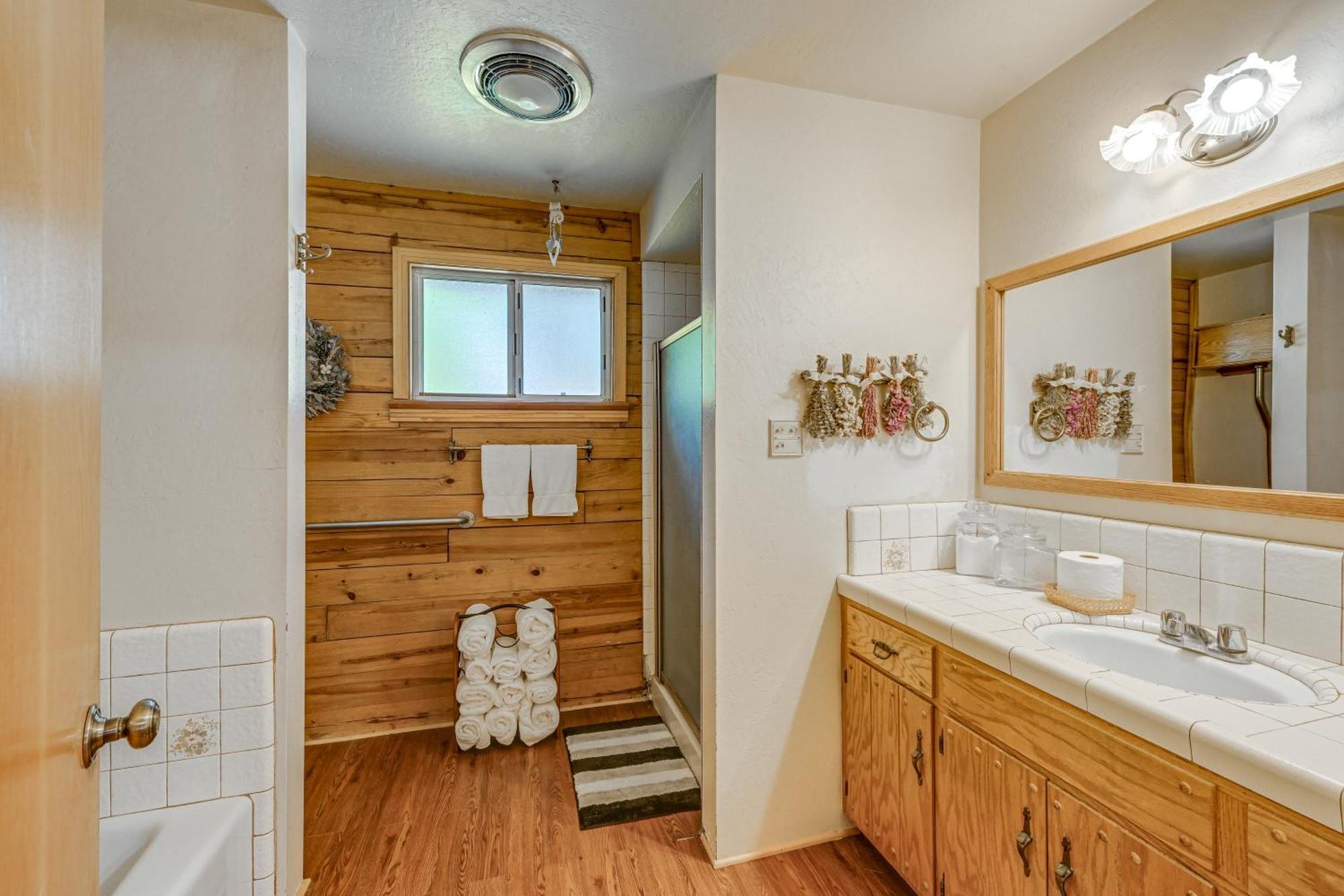 Cozy Family-Friendly Badger Retreat With Fireplace! Exterior photo