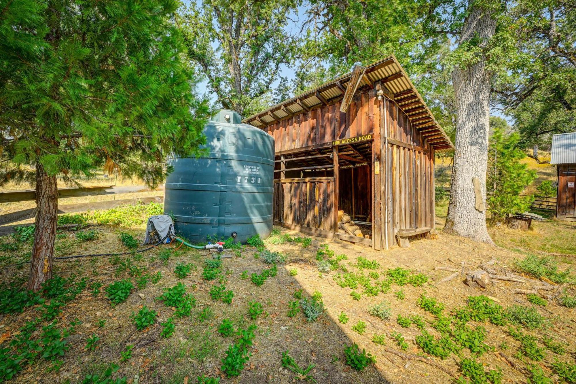 Cozy Family-Friendly Badger Retreat With Fireplace! Exterior photo